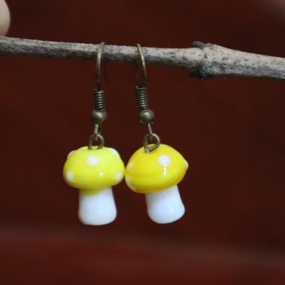 Handmade yellow mushroom earrings - Picture 1 of 4